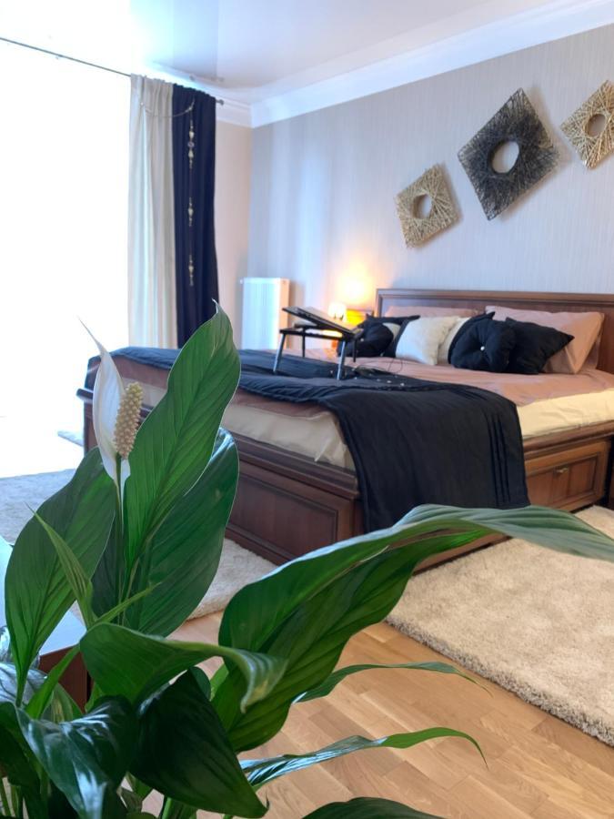 Apartment Center *
