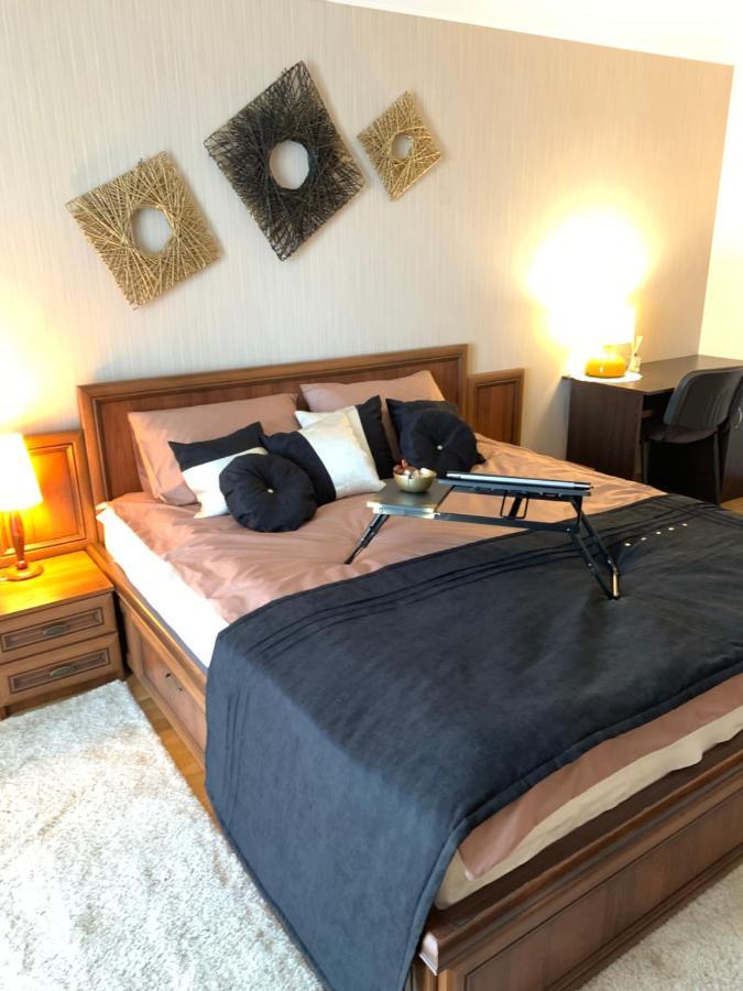 Center Apartment *
